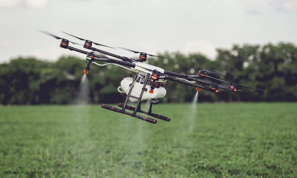 Beneficios de usar drones en el sector agrícola.